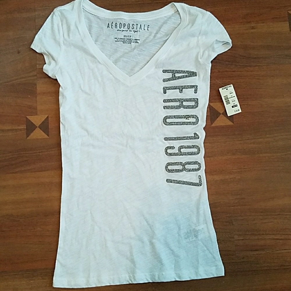 Aeropostale v neck tee