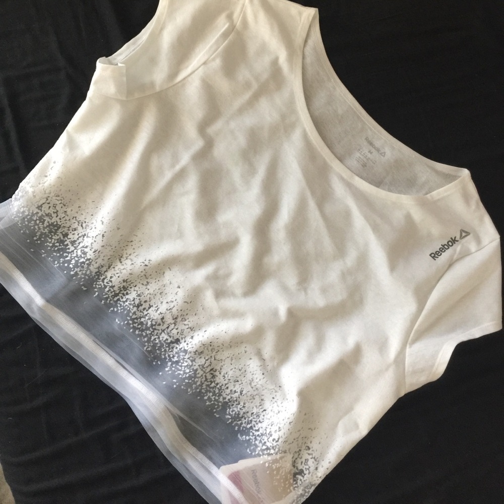NWT Reebok workout crop top with mesh