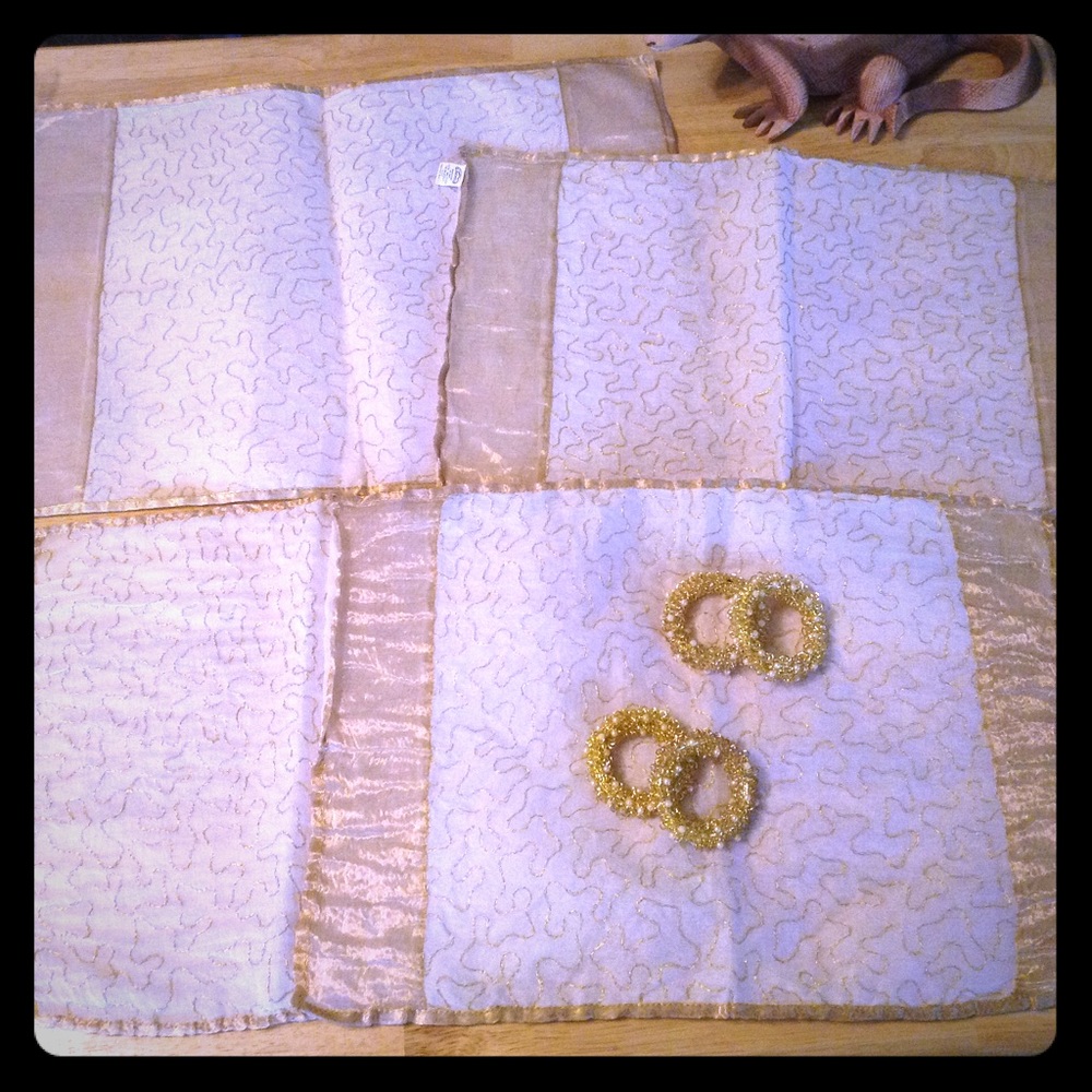 Impressions Gold & White Placemats & Beaded Rings