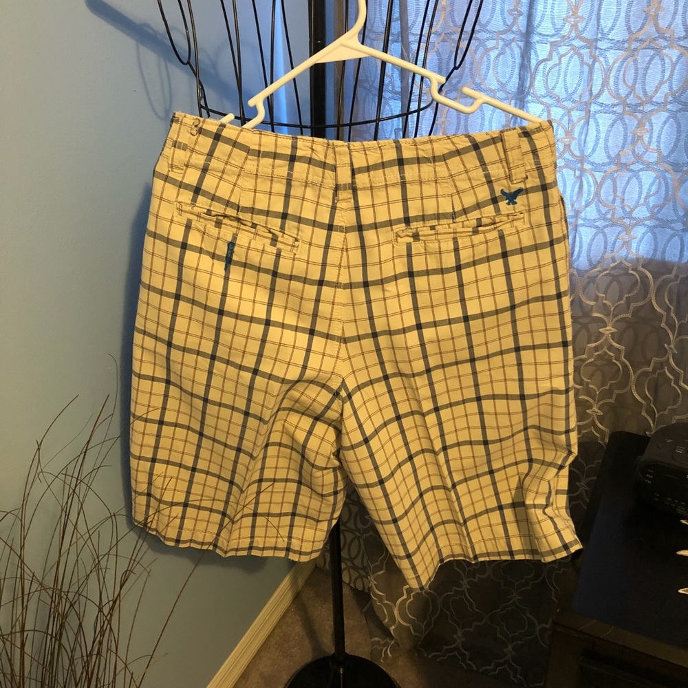 Shorts - Picture 3 of 4