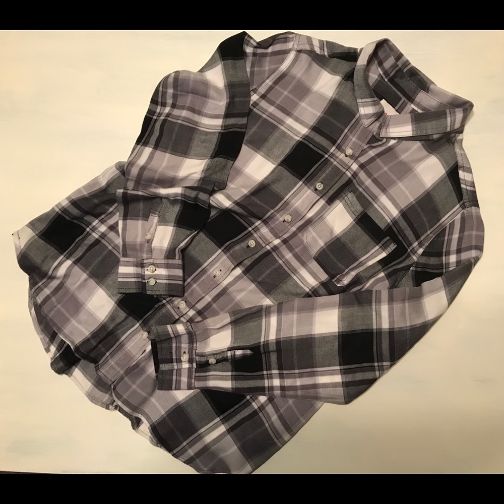 Black, white and gray long plaid shirt.