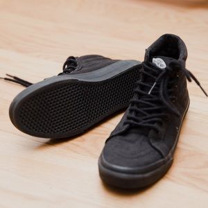 Vans Unisex Hightop Skate Shoe