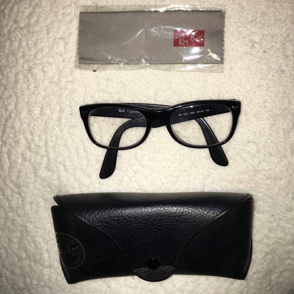 Ray-Ban glasses/case/cleaning cloth