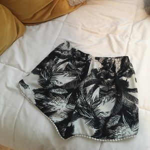 B&W palm tree shorts
