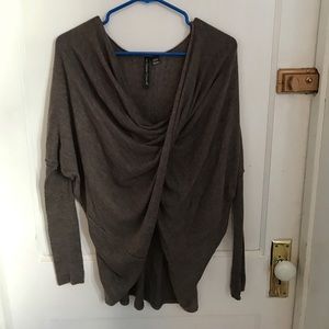 Cross cross brown sweater