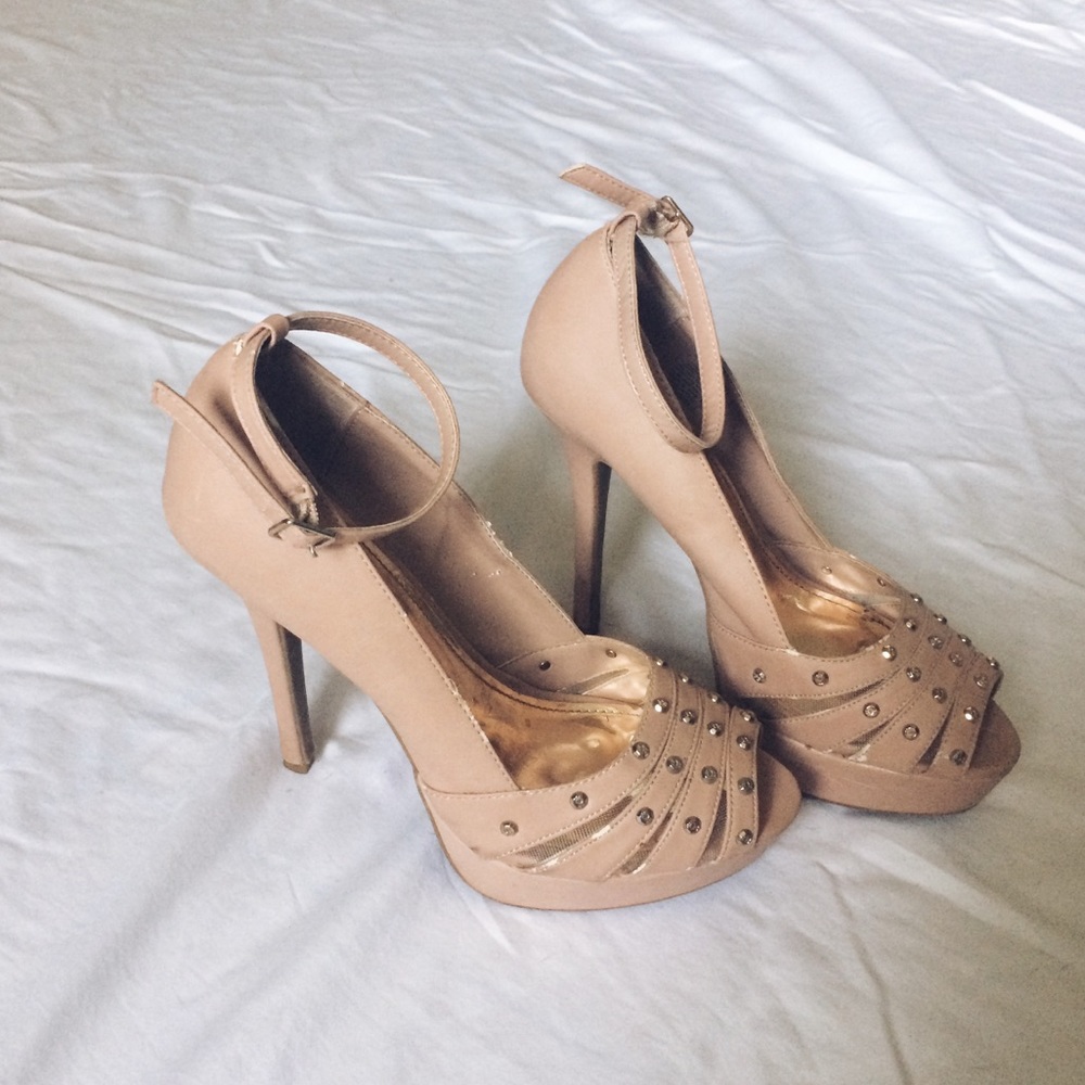 Jennifer Lopez Pink Studded Heels