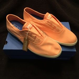 New Keds Women's Chillax Laceless Slip-On Sneakers