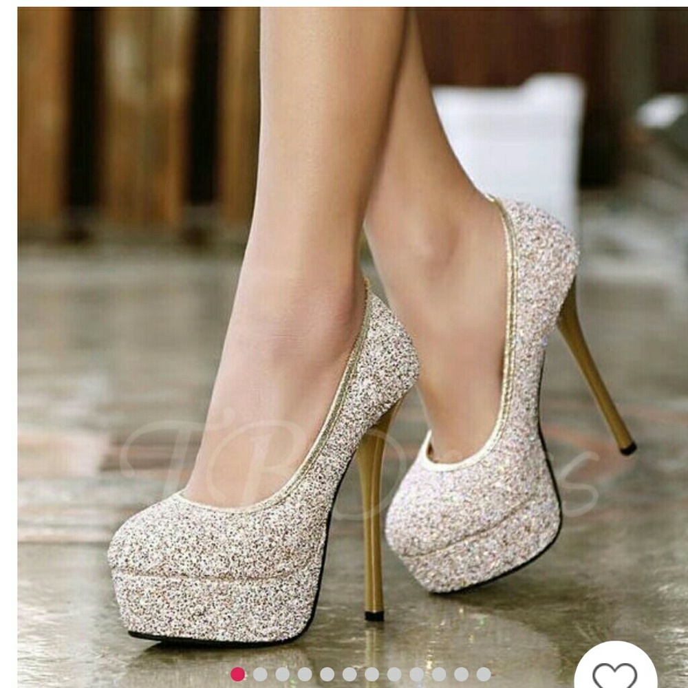 Gold pumps