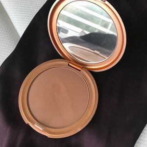 Stila bronzing powder shade 02