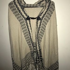 Buttoned shawl