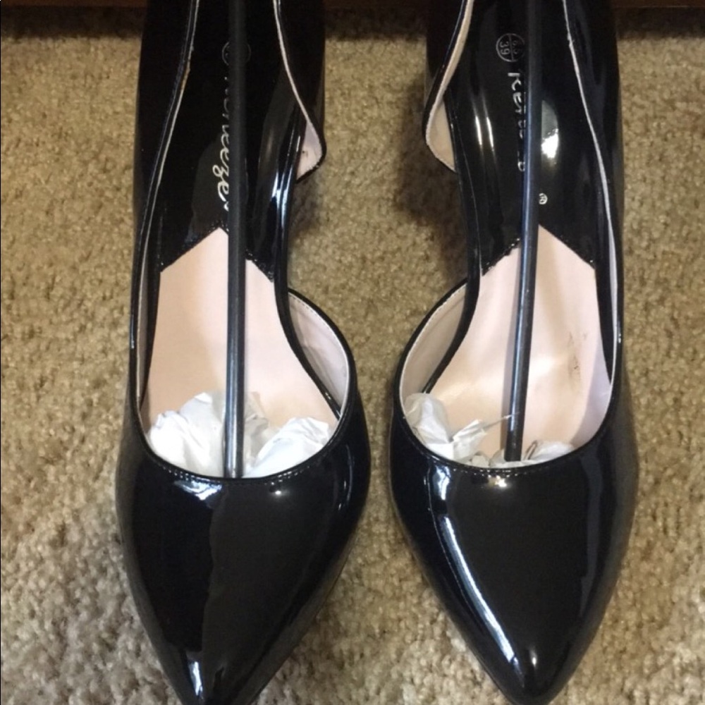 Brand new Black Pumps