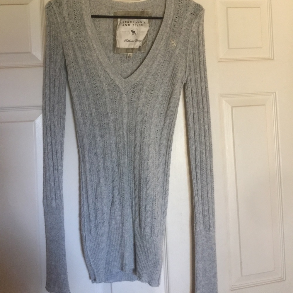 Abercrombie and Fitch long gray sweater