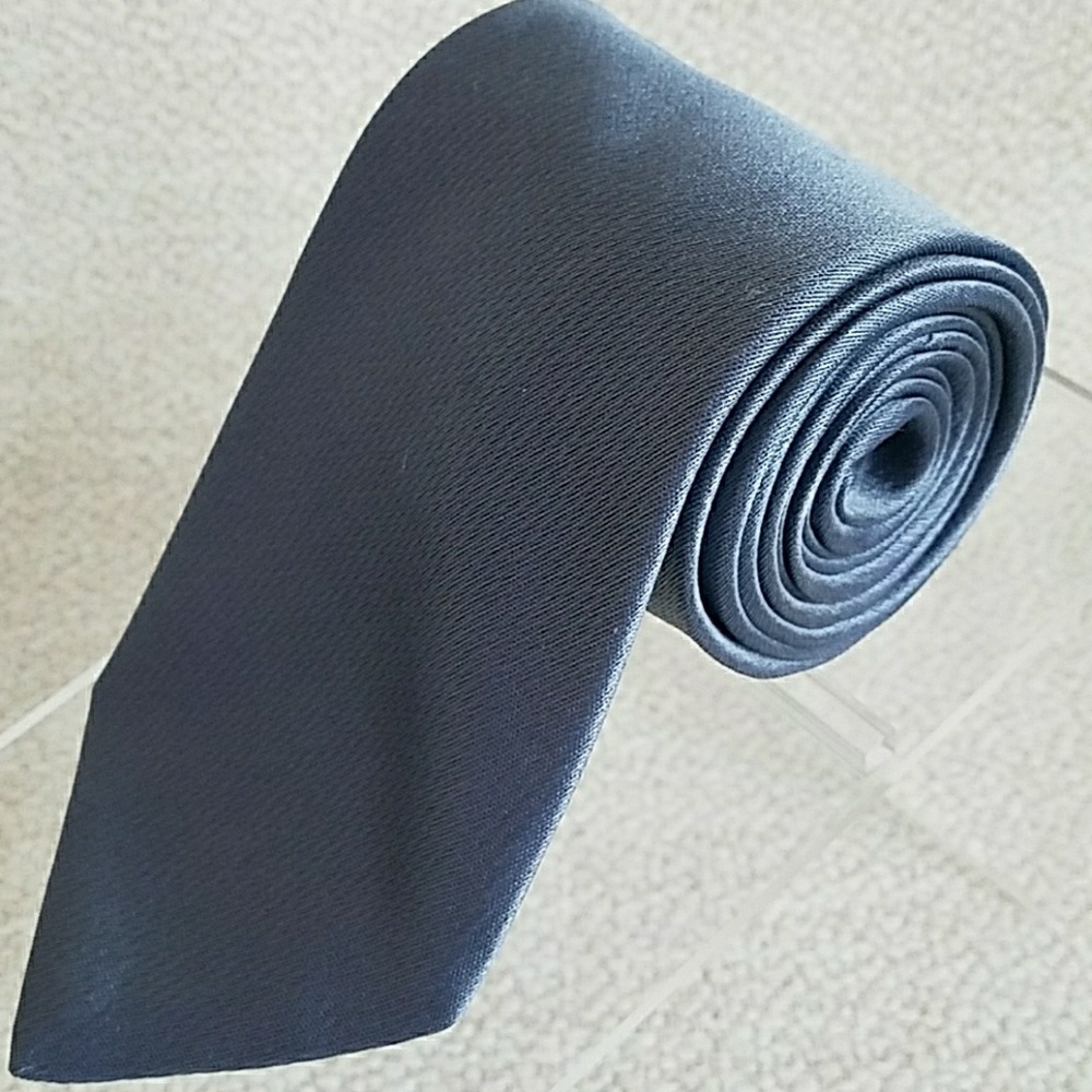Calvin Klein premium 100% silk blue classic tie