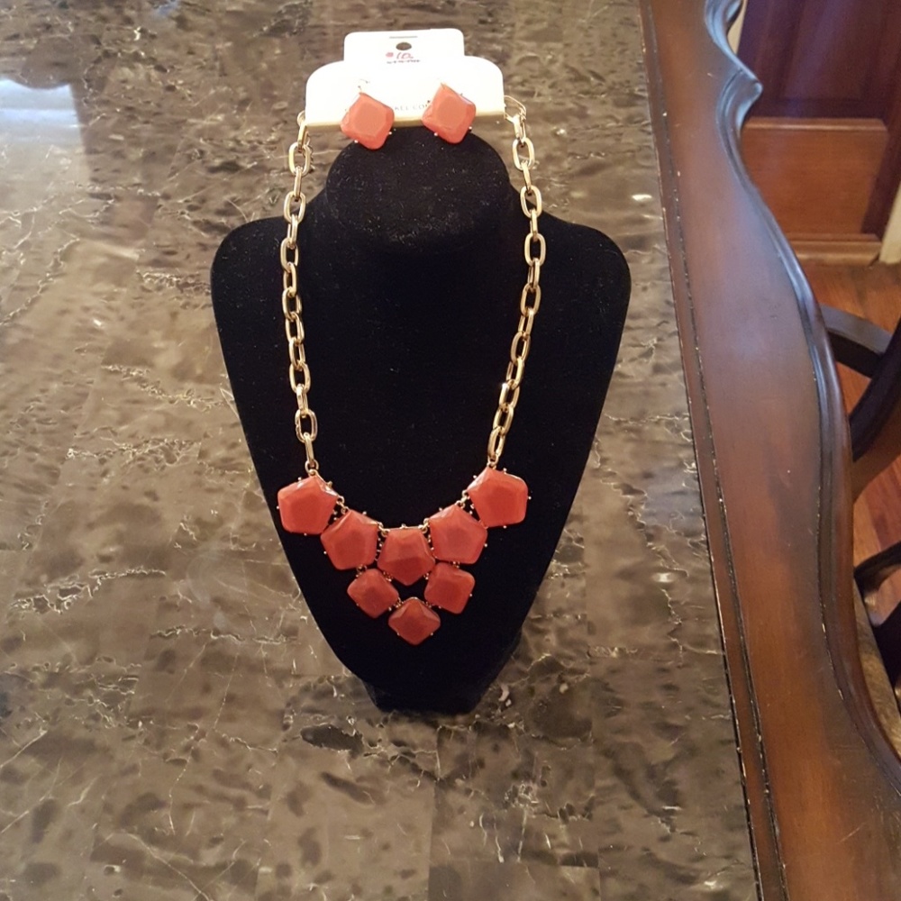Necklace & Earrings set
