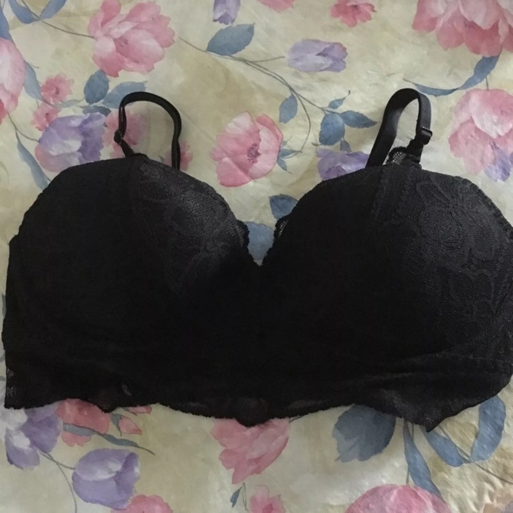 Victoria’s Secret Pink Lace Black Bralette NWT