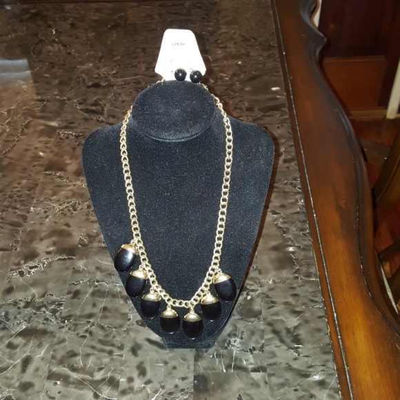 Necklace and earrings set - Picture 1 of 2