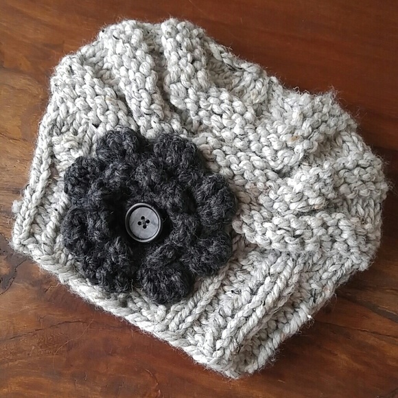 NWOT Flower Knit Beanie - Picture 1 of 2