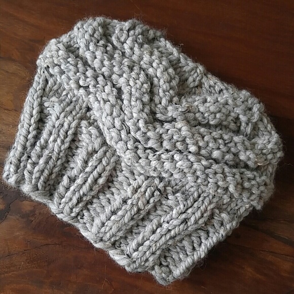 NWOT Flower Knit Beanie - Picture 2 of 2