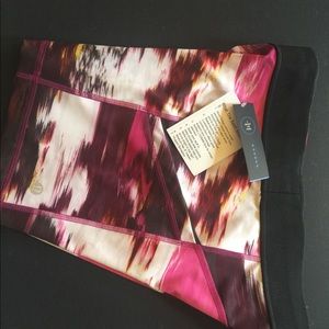 Lulu sport short size 8