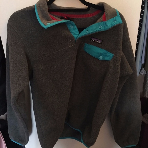 Patagonia Sweaters - GRAY PATAGONIA WITH BLUE BUTTONS
