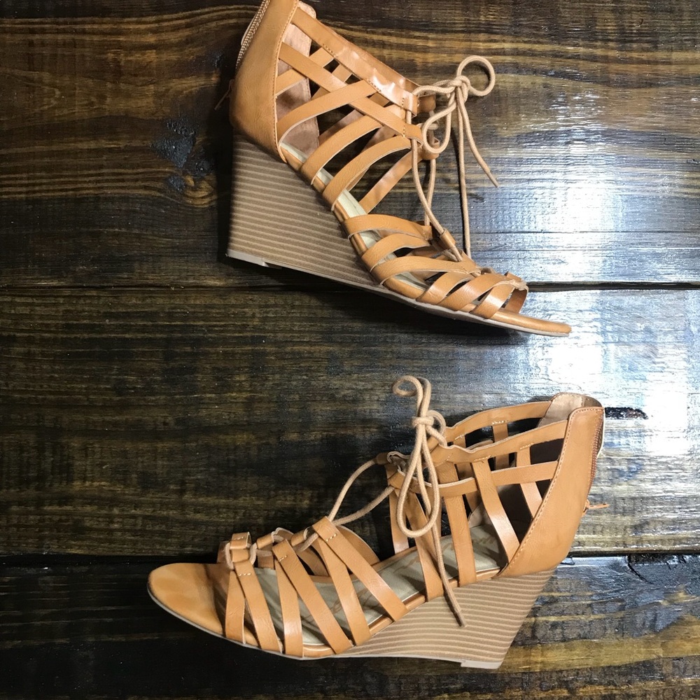 American Rag Co. wedges