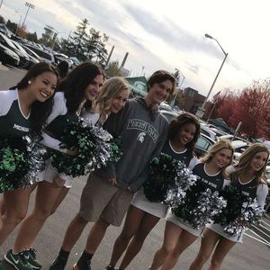 Meet your Posher, Hunter