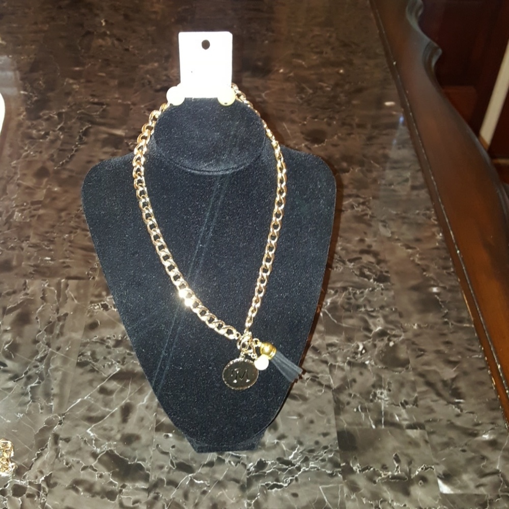 Necklace and earrings set