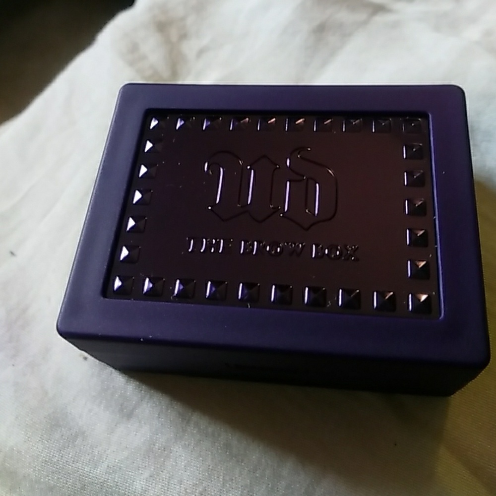 NWOB Urban decay brow box