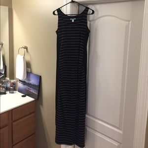 Maternity maxi dress