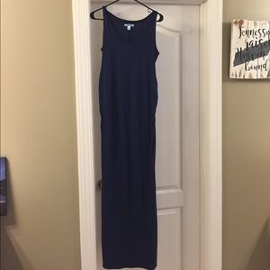 Maternity maxi dress