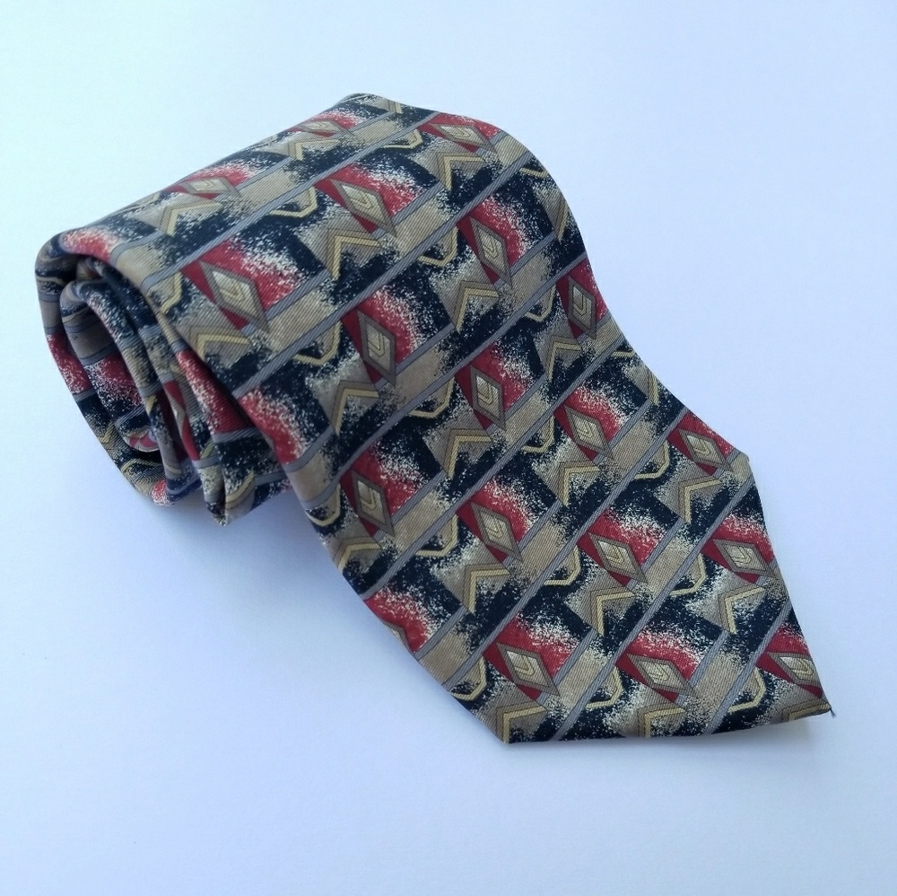 Barrington ised man tie