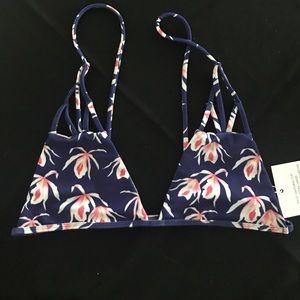 Acacia XL Santorino Top in Blue Island Orchid