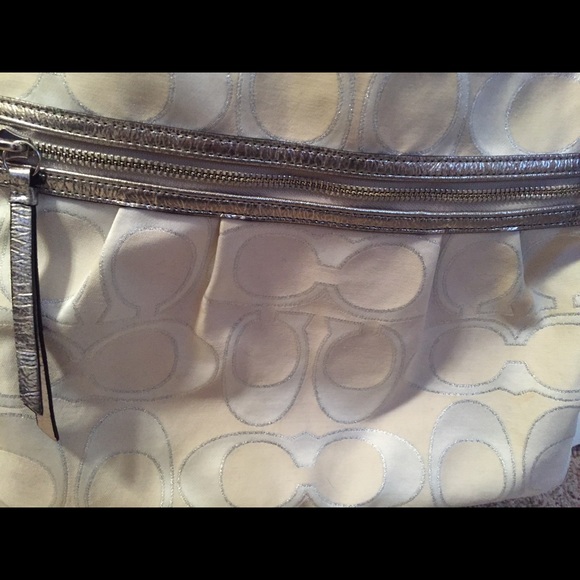 Coach cross body purse - Picture 3 of 8
