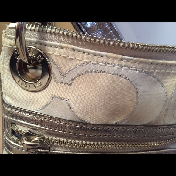 Coach cross body purse - Picture 4 of 8