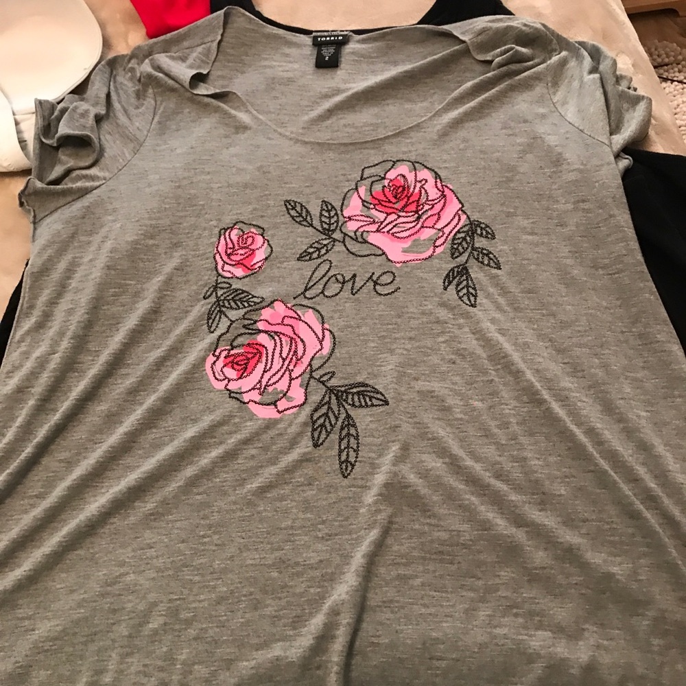 Torrid Gray rose Top
