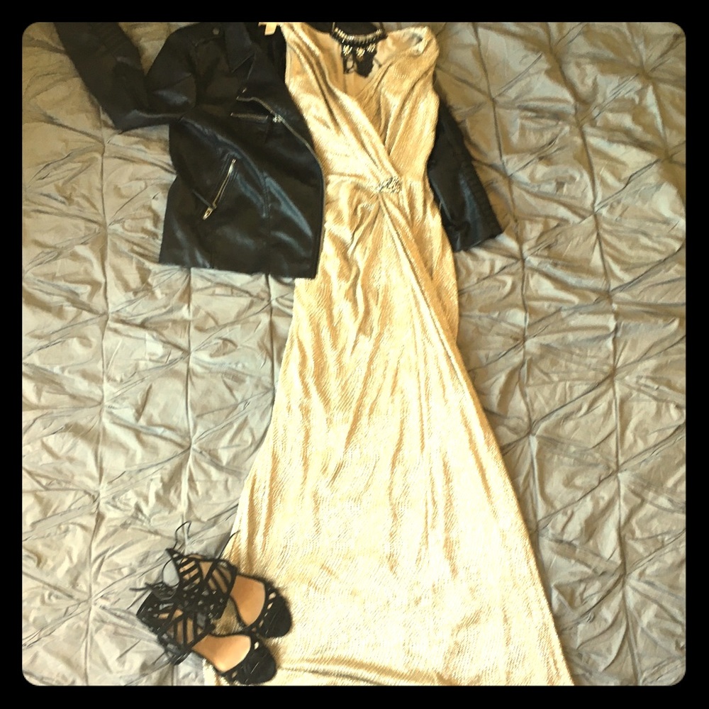 Sexy slinky golden goddess gown!