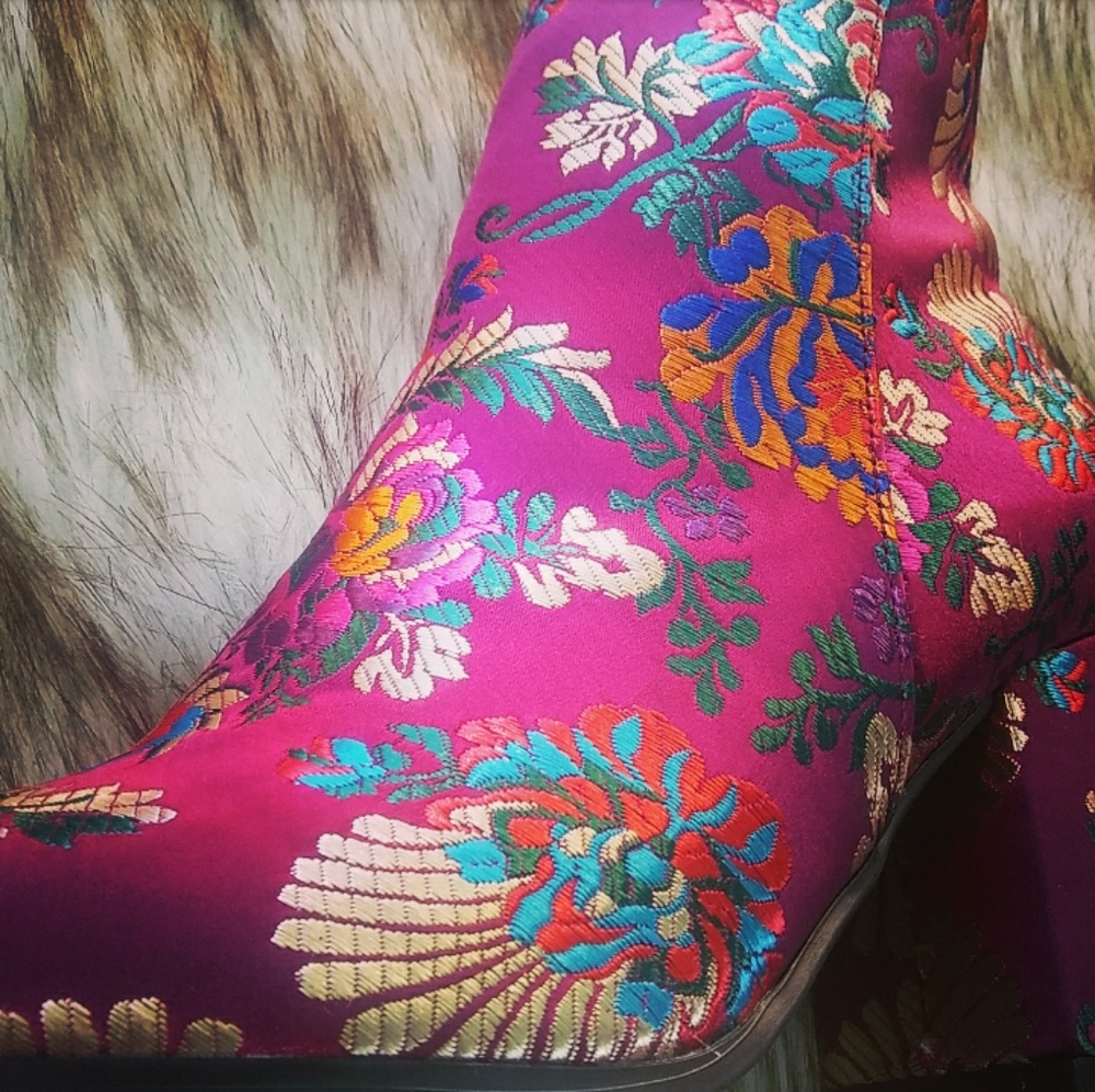 LAST PAIR!!//The Draya// Burgundy Satin bootie - Picture 3 of 8