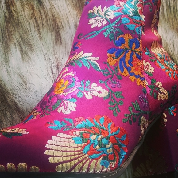 LAST PAIR!!//The Draya// Burgundy Satin bootie - Picture 3 of 8