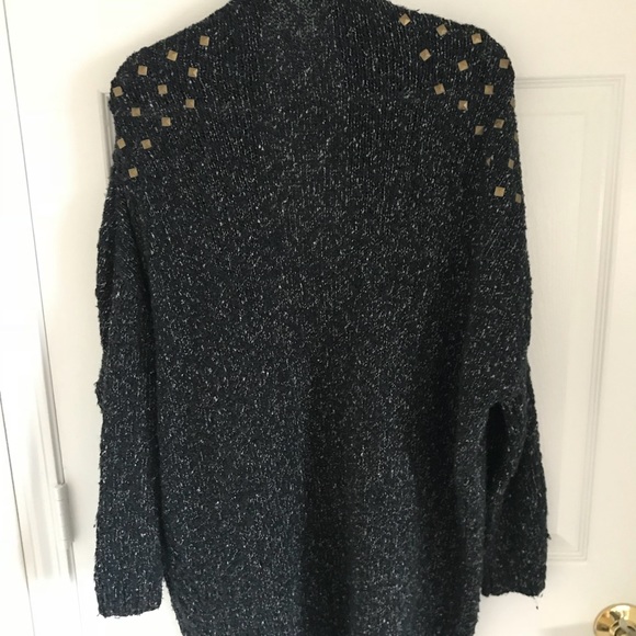 Sweater - Picture 1 of 2
