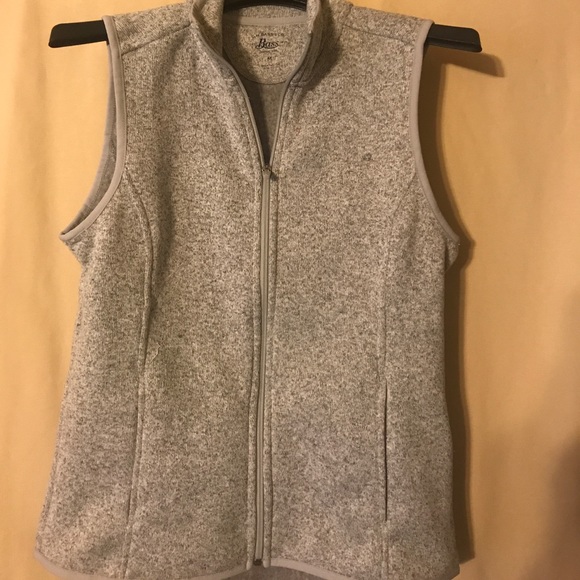 G.H. Bass women's Gray sleeve less vest. NEW - Picture 3 of 4