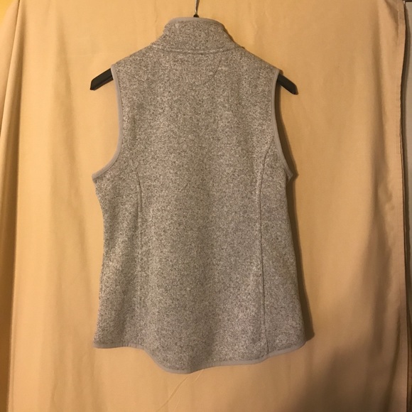 G.H. Bass women's Gray sleeve less vest. NEW - Picture 4 of 4