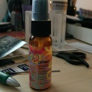Amika Bombshell Blowout Spray bn-never used