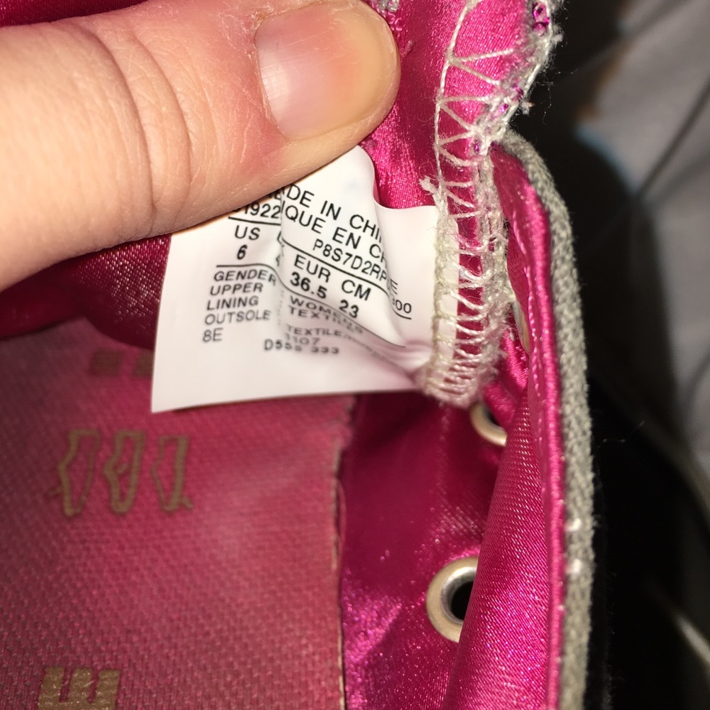 Converse - Picture 3 of 3