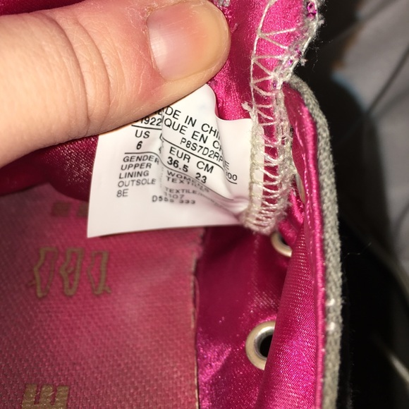 Converse - Picture 3 of 3