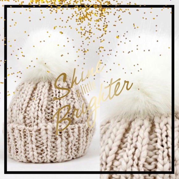SOLD OUT // Cable Knit Faux Fur Pompom Beanie - Picture 6 of 6