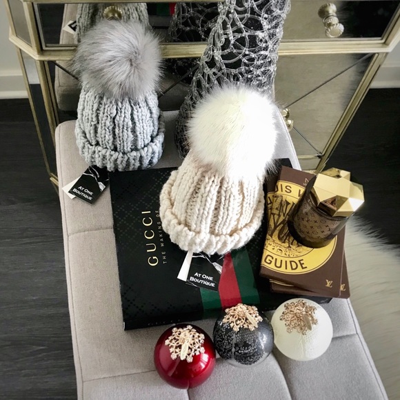 SOLD OUT // Cable Knit Faux Fur Pompom Beanie - Picture 5 of 6