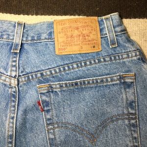 🔥90s Vintage Levi's 550 High Waisted Light Wash