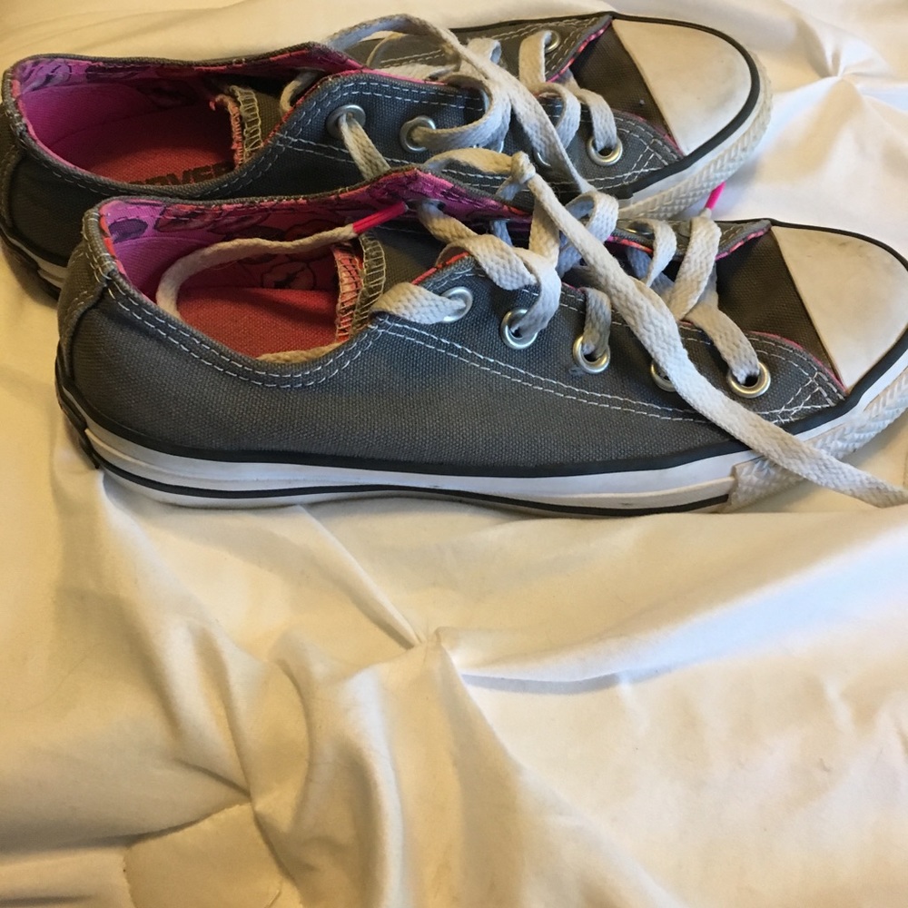 Converse - Picture 2 of 4