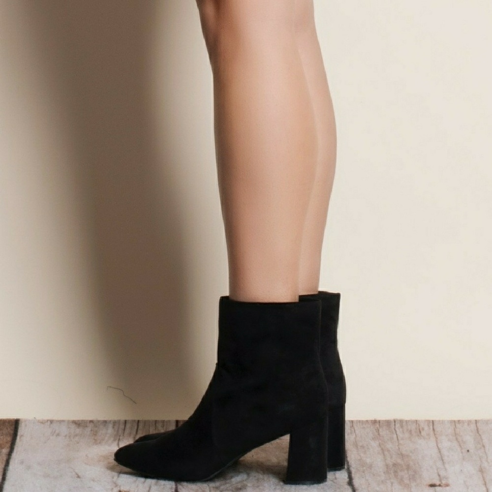 ❣5🌟❣Black Suede Ankle Booties❣ - Picture 2 of 8