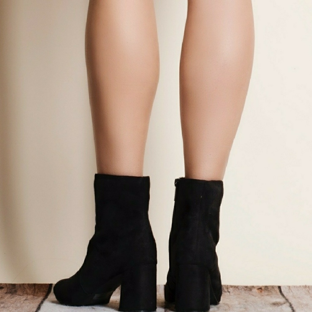 ❣5🌟❣Black Suede Ankle Booties❣ - Picture 4 of 8